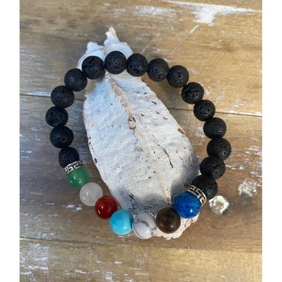 Gemstones Lava Stone’s Diffuser Bracelet - Picture 4 of 5